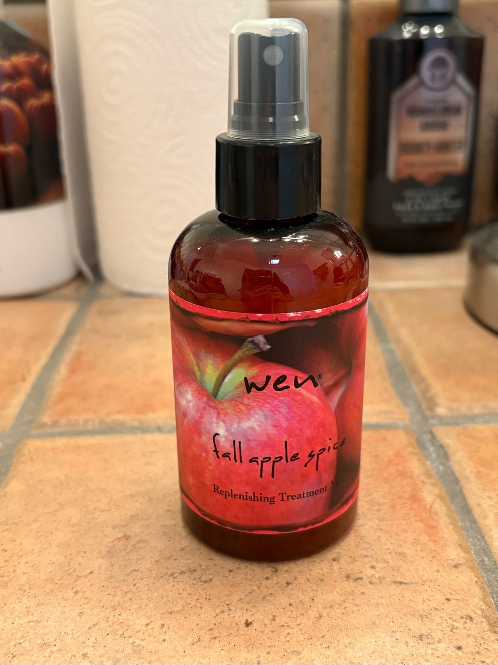 WEN Fall Apple Spice Replenishing Treatment Spray - Red & Black